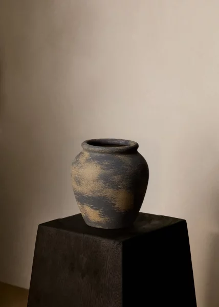 Глиняный вазон Olive Stone, 20 см, черно-коричневый