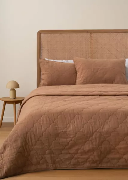 Набор Серенити: покрывало 240х260, наволочки 50х70, 65% лен, 35% хлопок, карамельный фото №1