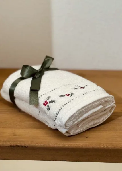 Набор новогодних полотенец Ягоды, 40х71, хлопок, экрю фото №1