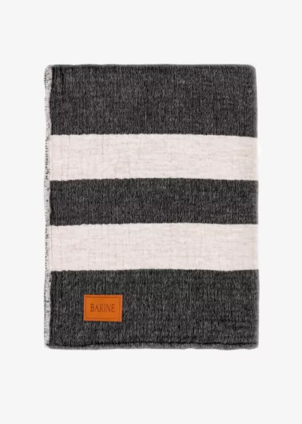 Плед декоративный Cocoon, 150x180, 60% хлопок, 20% шерсть, черный с полоской экрю фото №4