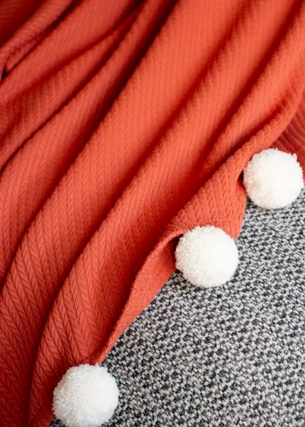 Плед декоративный с помпонами, 120x220, терракотовый фото №3