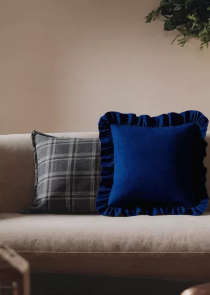 Декоративная подушка Olive с воланами, 50x50, хлопок, синяя