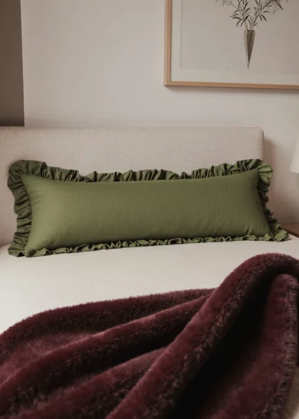 Декоративная подушка Olive с воланами, 30x70, хлопок, оливковая