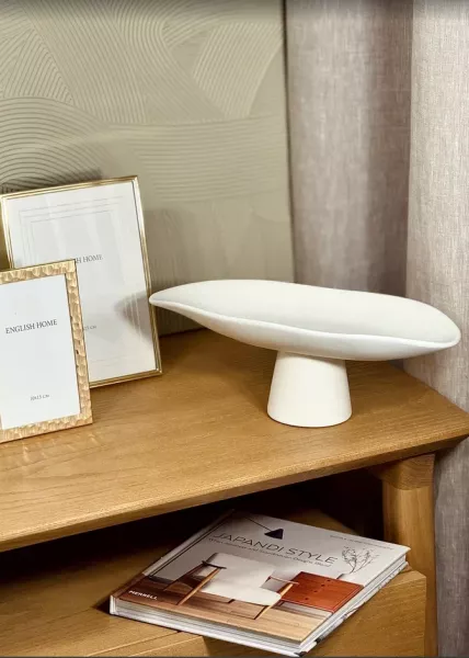 Блюдо керамическое на ножке среднее 31х10,5 см, молочный фото №3